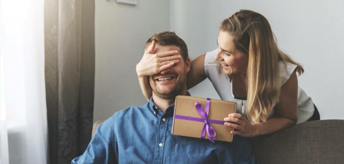Geburtstagswünsche für den Partner zu seinem Ehrentag Geburtstagswünsche für den Partner zu seinem Ehrentag (Foto: Adobe Stock- ronstik)